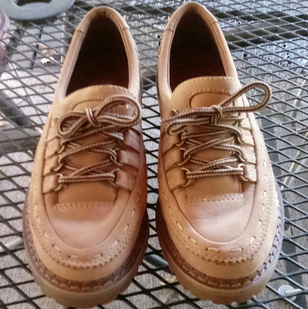 Tan shoes by Mixed Blues